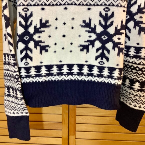 Christmas Sweater  Cardigan Button Reindeer Snowflakes Black White XL - Picture 6 of 8